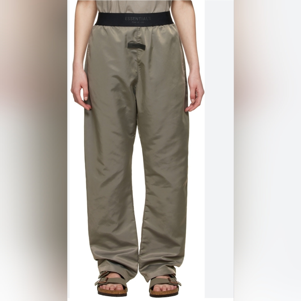 NWOT Fear of God Essentials Relaxed Trousers in Desert Taupe. Size S